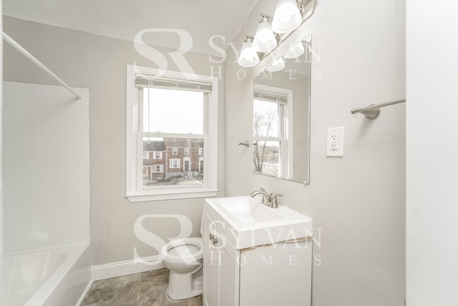 Building Photo - Enjoy living the good life in this 3 bedro...
