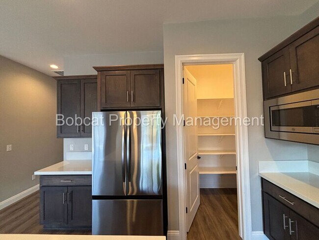 Building Photo - 3108 Cambria Lp