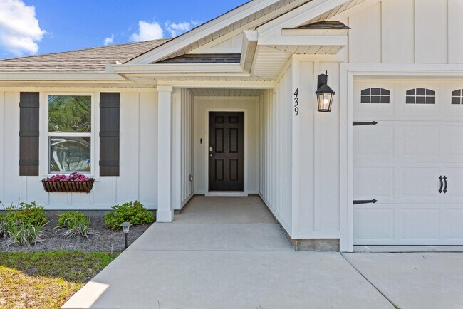 Building Photo - 439 Sweet Blossom Bend