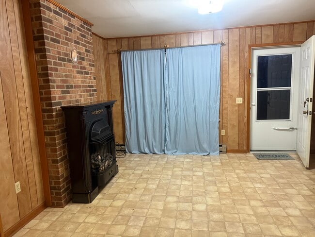 Building Photo - 85 Wilson St