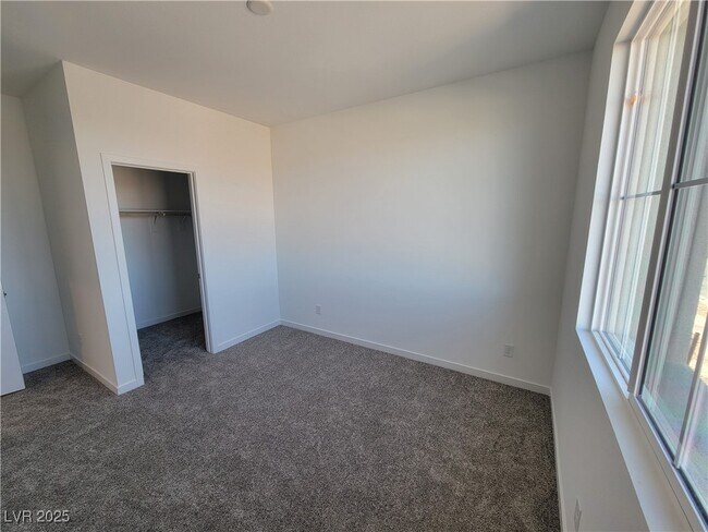 Building Photo - 187 Jaldena Ln