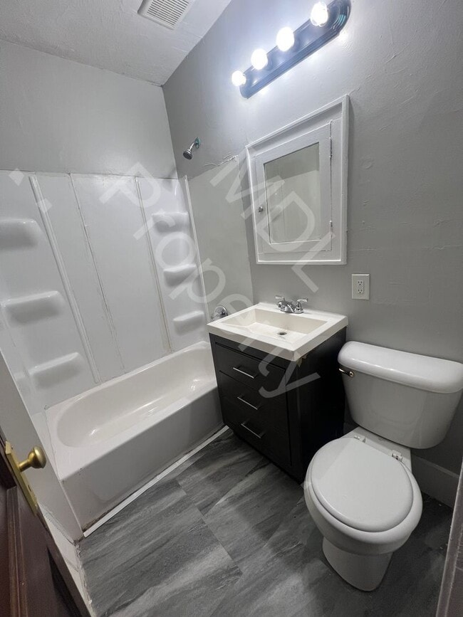 Building Photo - 3 bed 1 bath Saginaw home
