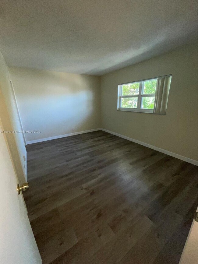 Building Photo - 4200 Crystal Lake Dr