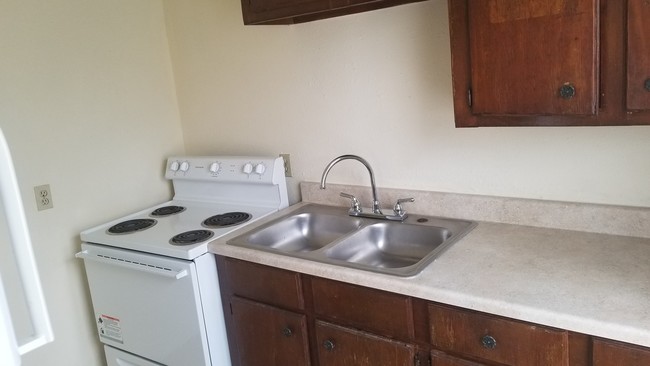 Building Photo - Riverside Terrace Apartment