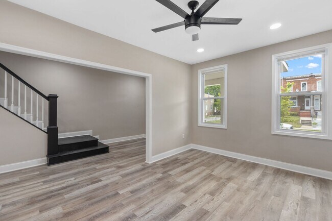 Building Photo - 206 S Hilton St