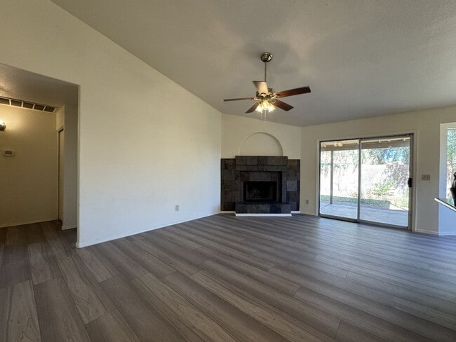 Building Photo - 4 BEDROOMS CULDESAC LOT ACROSS FROM PARK