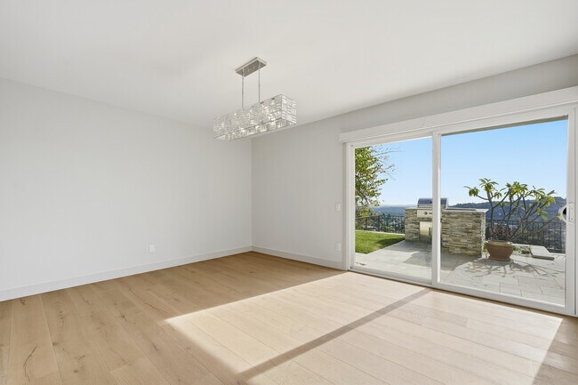 Building Photo - 5527 Burning Tree Dr