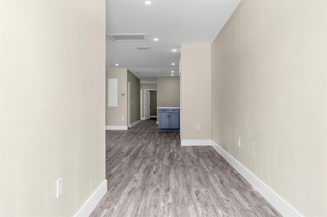 Building Photo - 2451 NW 21st St