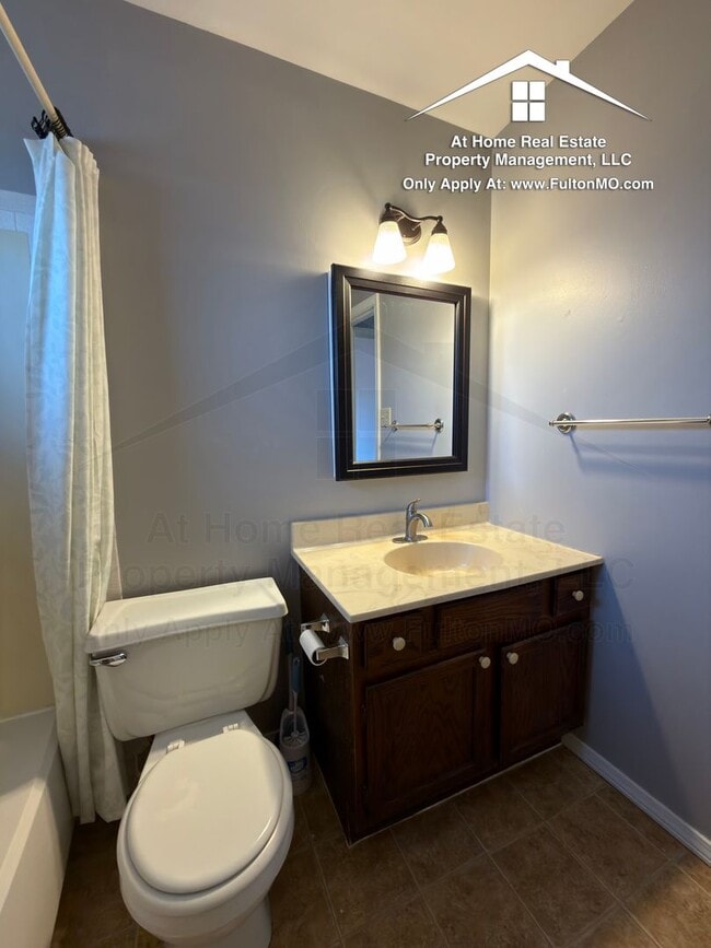 Building Photo - 1904 Springdale Ct