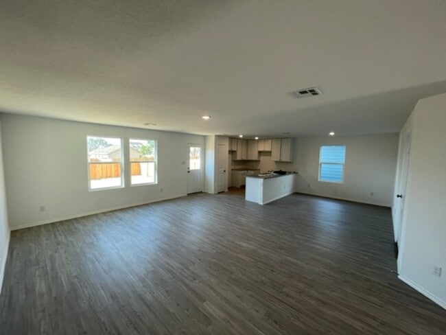 Building Photo - Newly Built & Stylish 4BR/2.5BA Two-Story ...