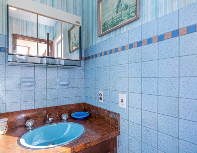 Building Photo - 79 Surf Dr