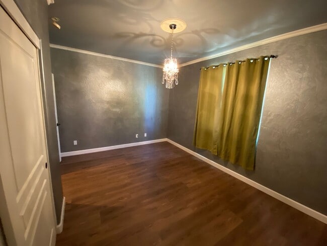 Building Photo - Big beautiful Home for rent in Visalia, Ca