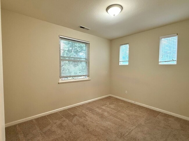 Building Photo - COMING SOON! | $3,700 / 3BR GORGEOUS CENTRAL FREMONT TOWNHOME IN PARKMONT