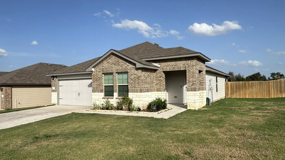 Building Photo - 2518 Merganser Dr