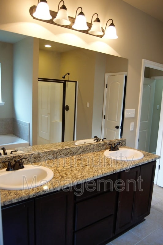 Building Photo - 828 Northbrook Dr