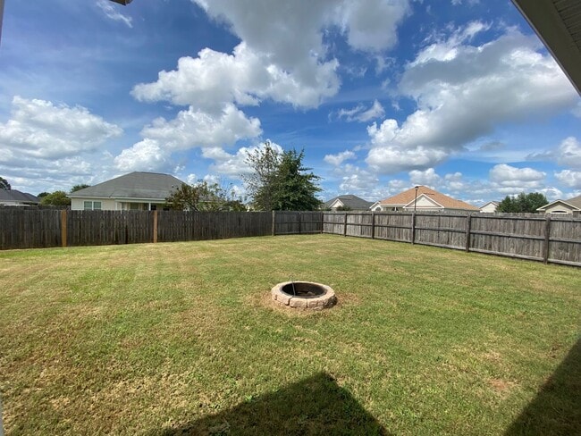 Building Photo - Adorable 3 bed/2 bath home! Great location!