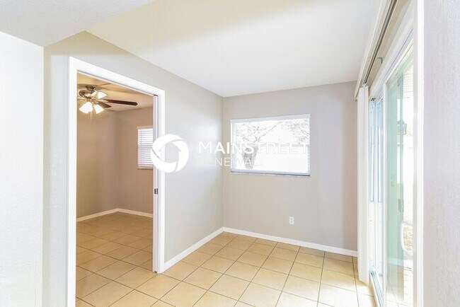 Building Photo - 3 Bedroom Pet-Friendly Home in North Port,...