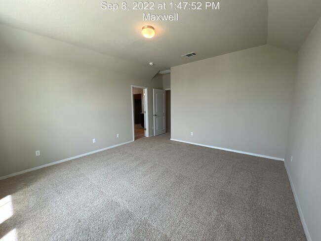 Building Photo - 194 Living Reef Dr