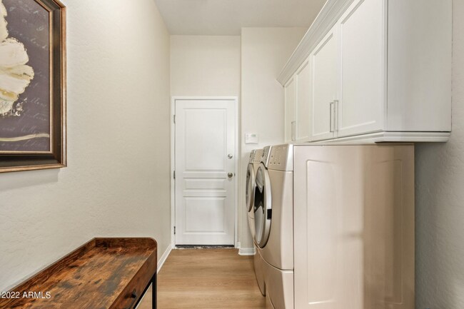 Building Photo - Grayhawk Remodeled Condo