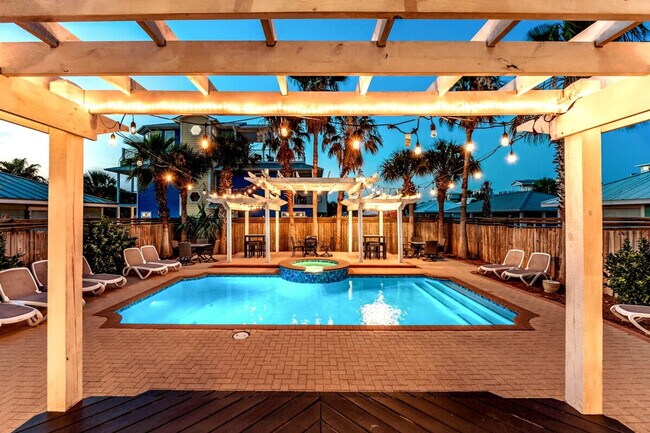 Building Photo - 2825 Scenic Hwy 98