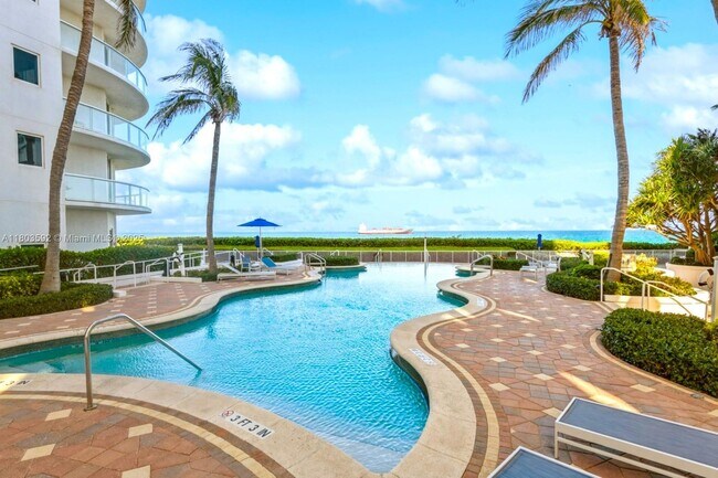 Building Photo - 4600 N Ocean Dr