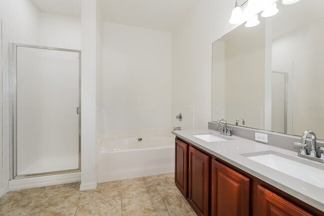 Building Photo - 11832 Colony Lakes Blvd