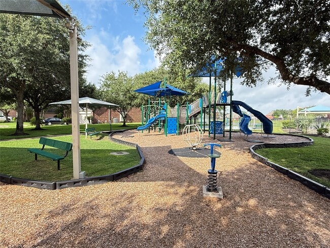 Building Photo - 2715 Sunnycreek Ln
