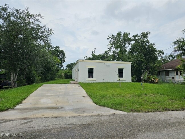 Building Photo - 3835 Lora St