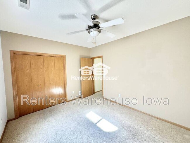 Building Photo - 2011 E 1st Ave