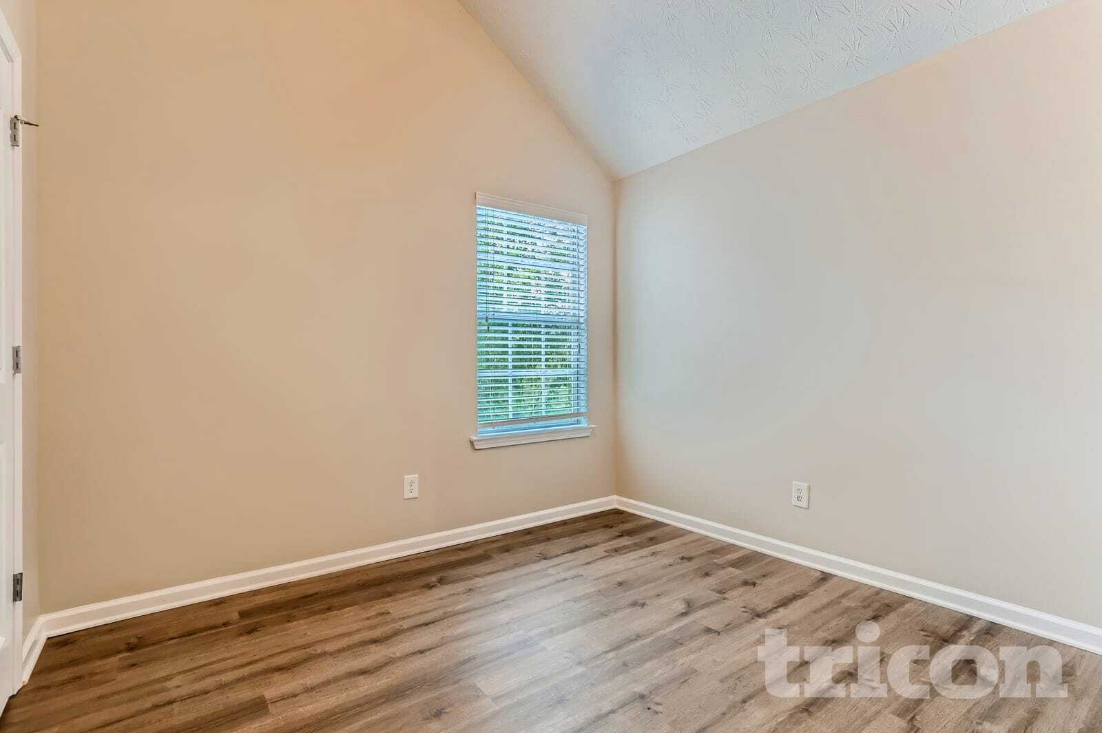 Building Photo - 10 St Charles Pl