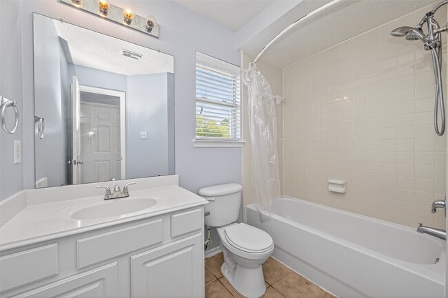 Building Photo - 19215 Hikers Trail Dr