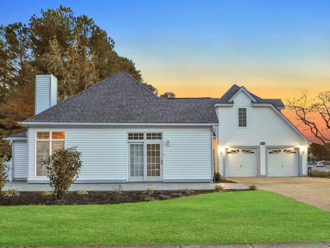 Building Photo - 48145 Mayflower Dr