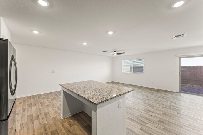 Building Photo - 6080 Swift Lariat St