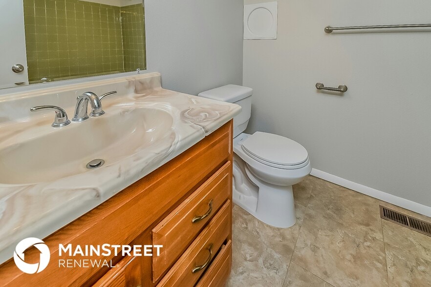 Building Photo - 3738 Quiet Cir W