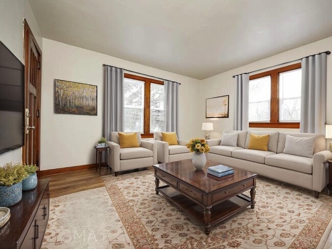 Building Photo - 1330 W 14th St