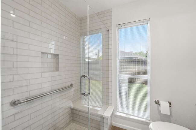 Building Photo - 2513 Country Club Blvd