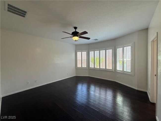 Building Photo - 2739 Mintlaw Ave