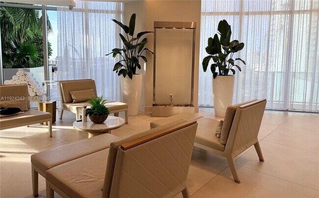 Building Photo - 488 NE 18th St