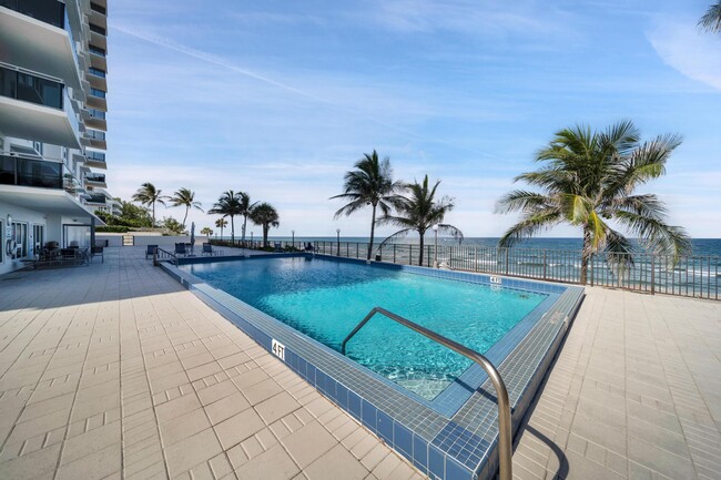 Building Photo - 2066 N Ocean Blvd