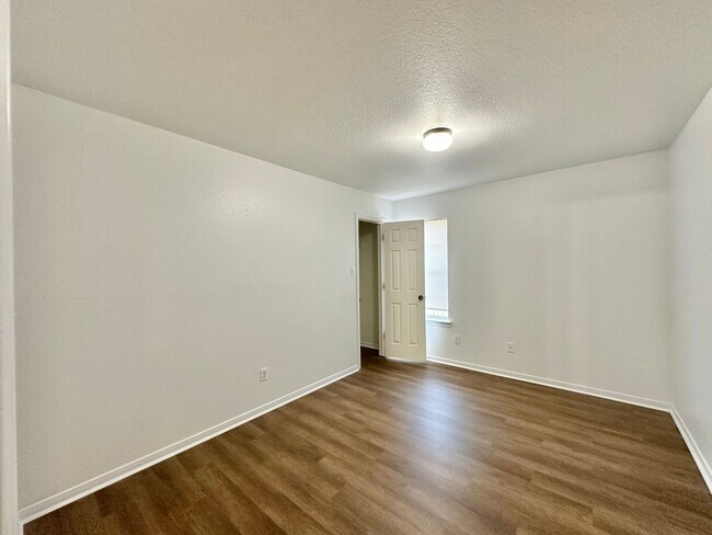 Building Photo - 2608 Seabiscuit Dr