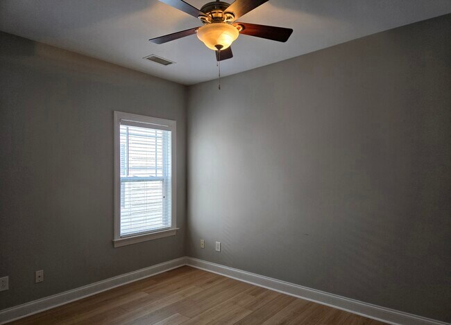Building Photo - 8014 Ladys Secret Dr