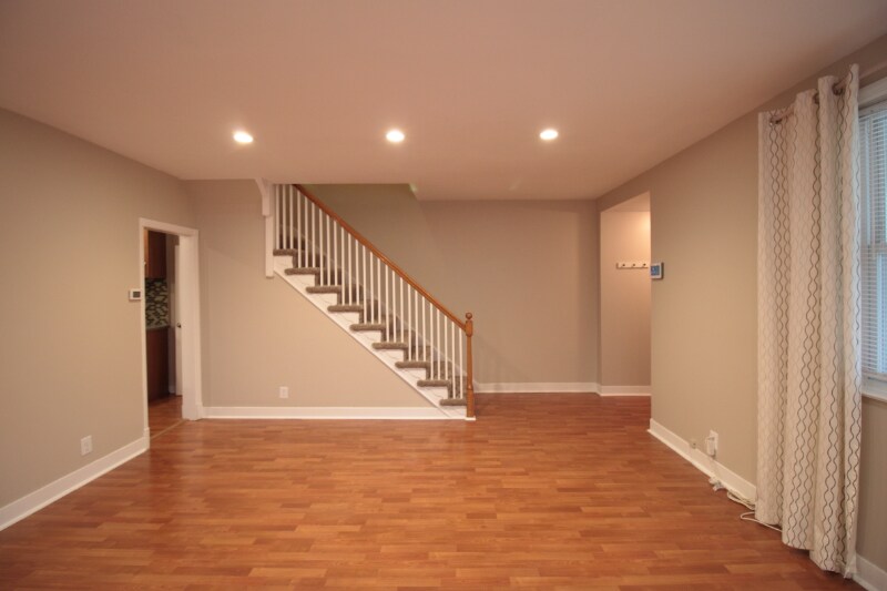 Building Photo - 2807 Harview Ave