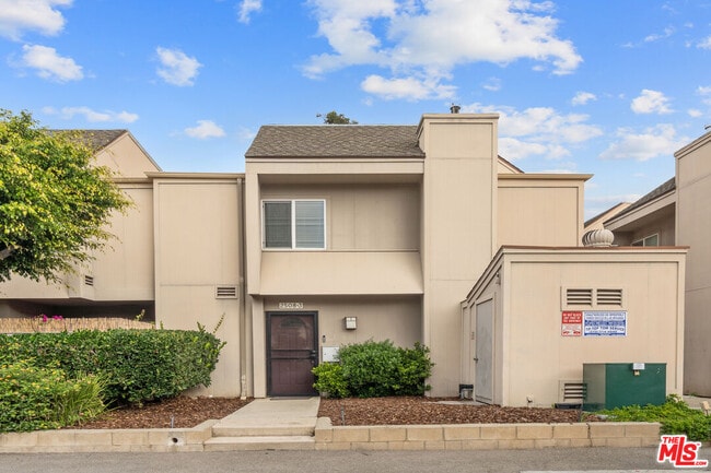 Building Photo - 2508 Arizona Ave