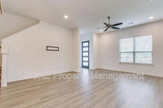 Building Photo - 205 Athenia Dr