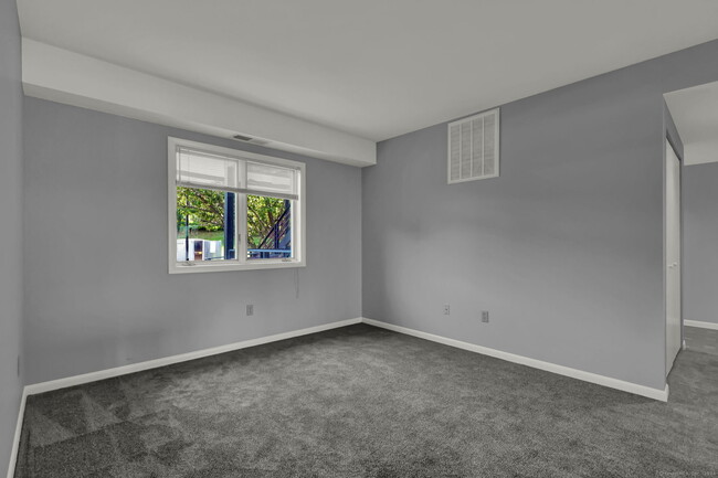 Building Photo - 1128 Windward Rd