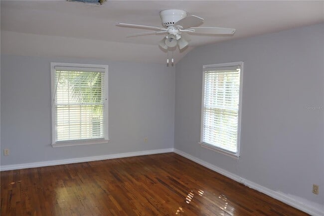 Building Photo - 3017 W Euclid Ave