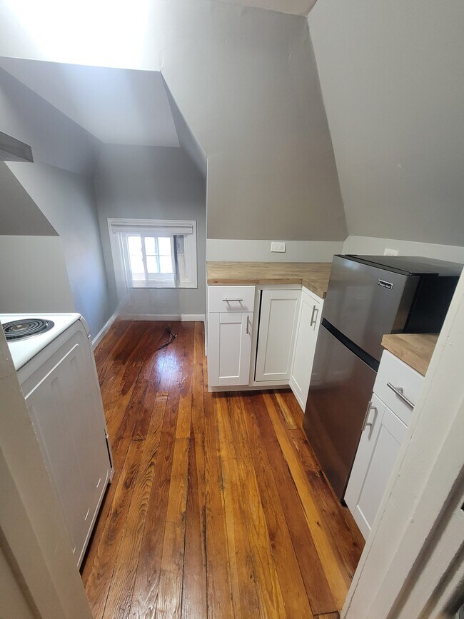 Building Photo - 262 Claremont Ave
