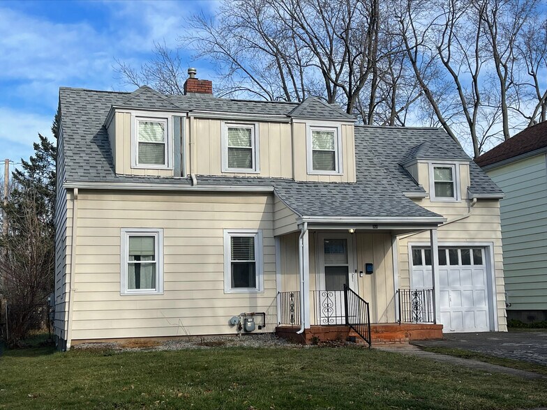 Front of the house - 120 Edgemont Rd