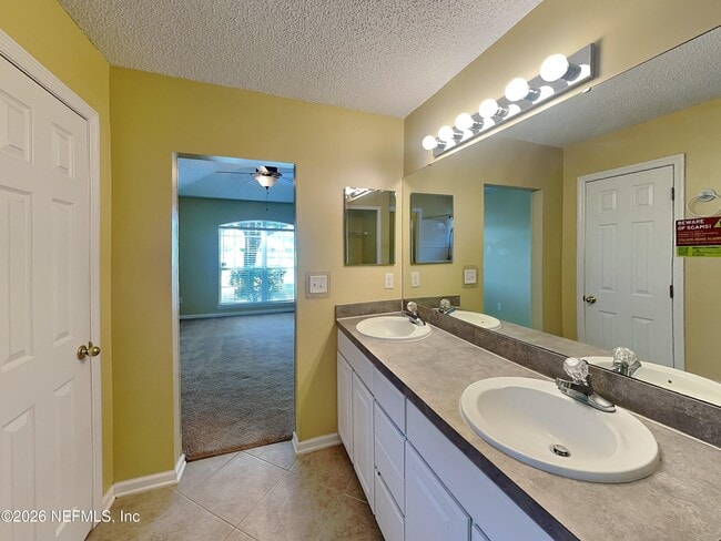 Building Photo - 801 MacKenzie Cir