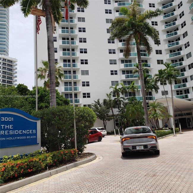 Building Photo - 3001 S Ocean Dr